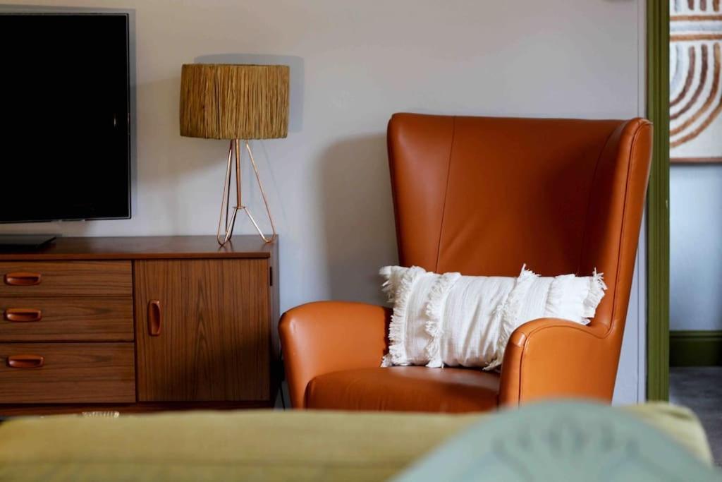 Lincoln Apartment Freshly Renovated Common Views Burton  Eksteriør bilde