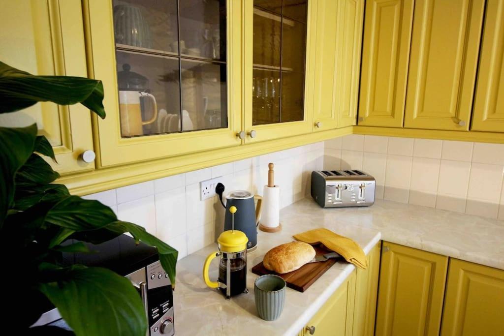 Lincoln Apartment Freshly Renovated Common Views Burton  Eksteriør bilde