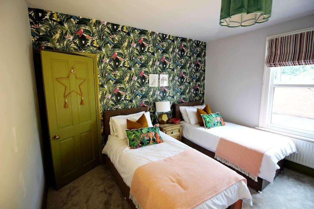Lincoln Apartment Freshly Renovated Common Views Burton  Eksteriør bilde