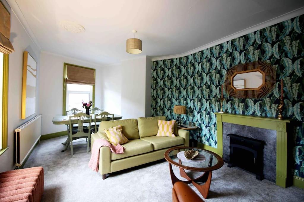 Lincoln Apartment Freshly Renovated Common Views Burton  Eksteriør bilde